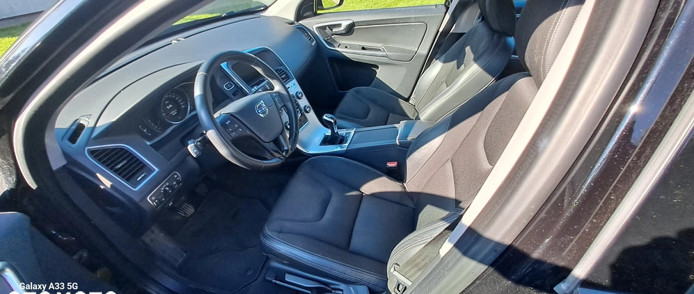 Volvo XC 60 cena 79500 przebieg: 165000, rok produkcji 2017 z Chojnice małe 37